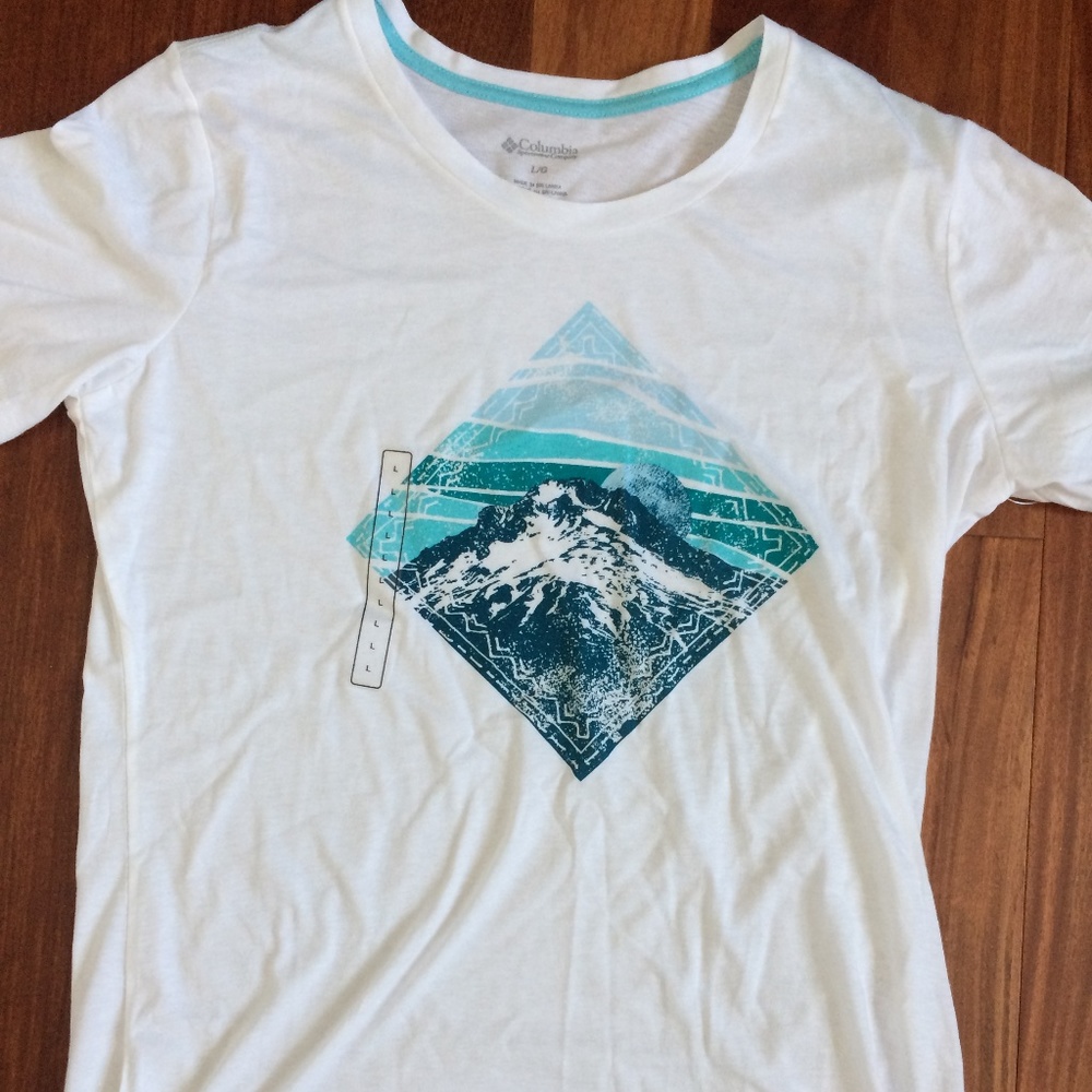 Women's Columbia Weekend Views Tee   Large   NWT
